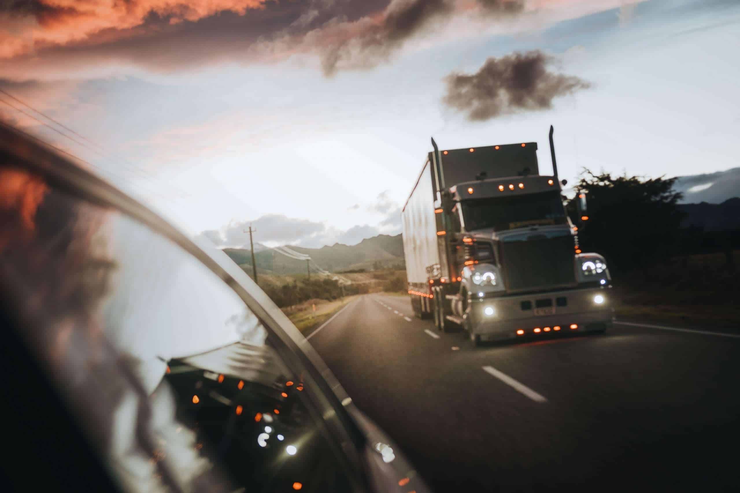 Read more about the article Hiring a Truck Accident Attorney: The critical minutes and hours after your crash