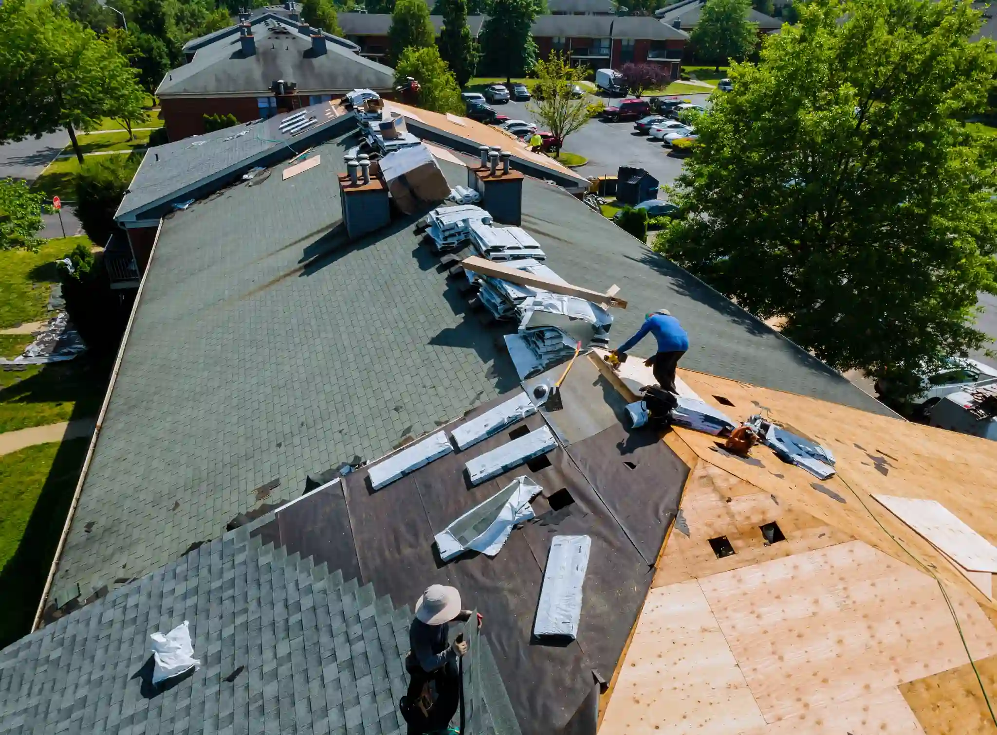 Construction Worker On A Renovation Roof The House 2026 01 09 08 29 01 Utc