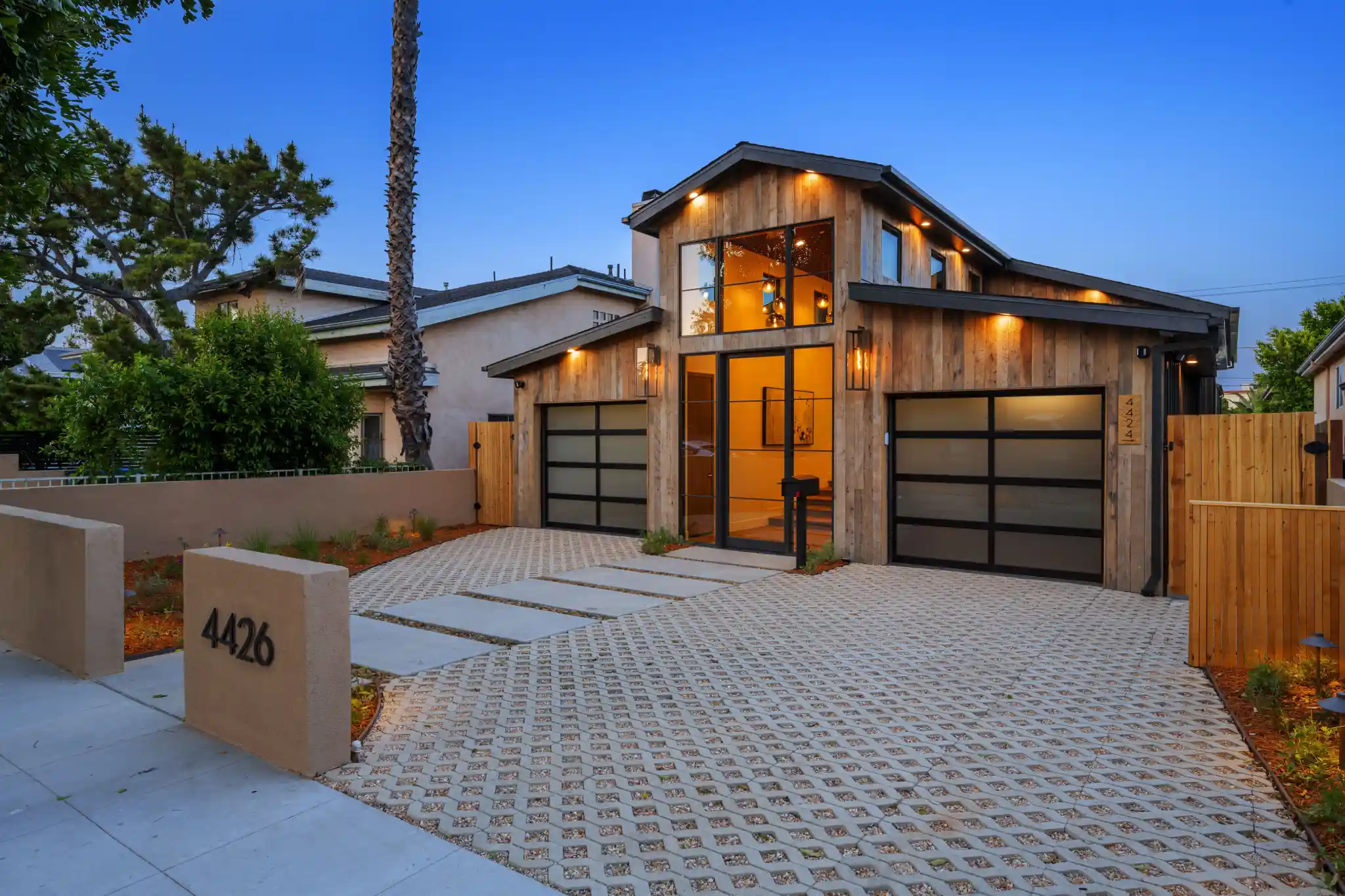 Exterior Design Of A Modern House Exterior With Wa 2026 01 07 23 15 54 Utc