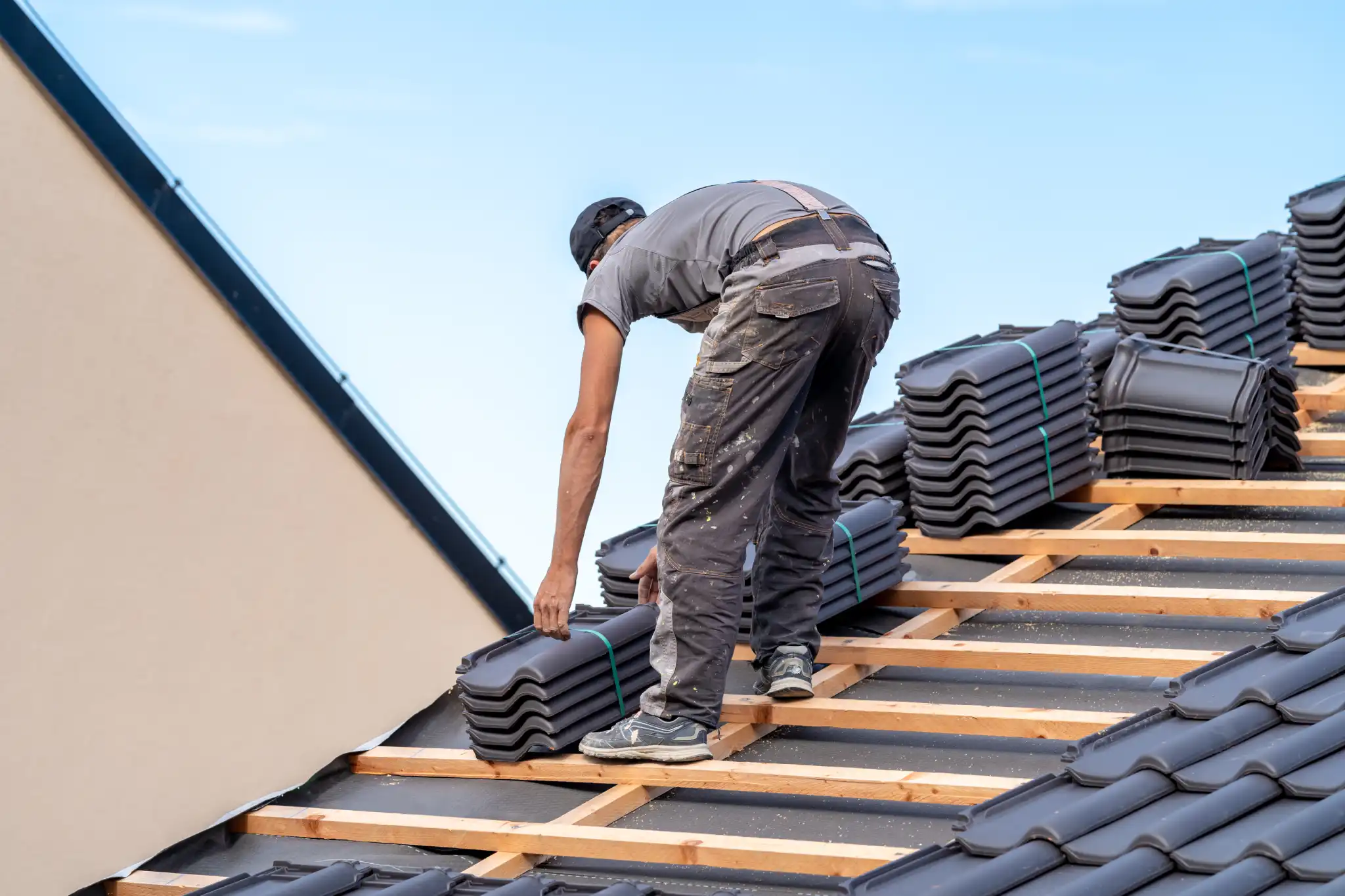 New Roof Of A Family House A Roofer Builds A Roof 2026 01 07 05 33 53 Utc