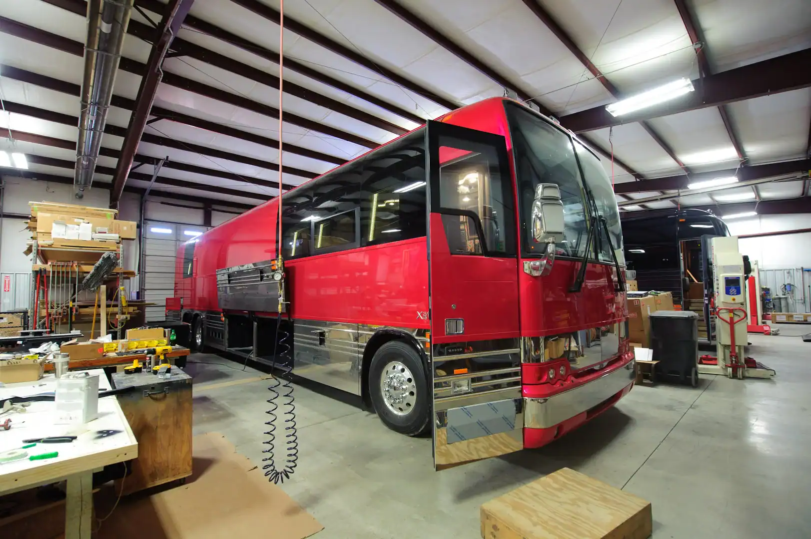 Russell Coach Entertainer Coaches