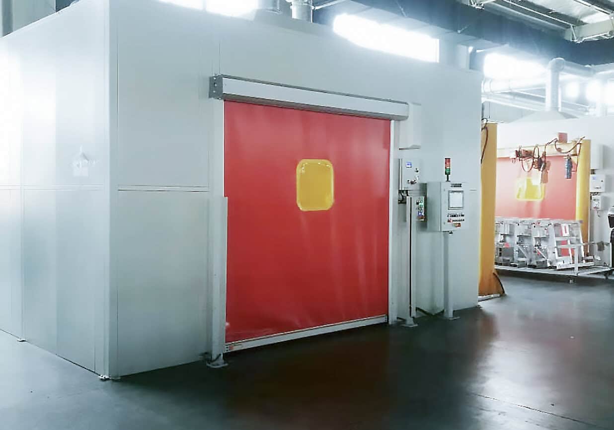 1. Industrial hot & cold storage fireproof door with red insulated panel for high-temperature environments.