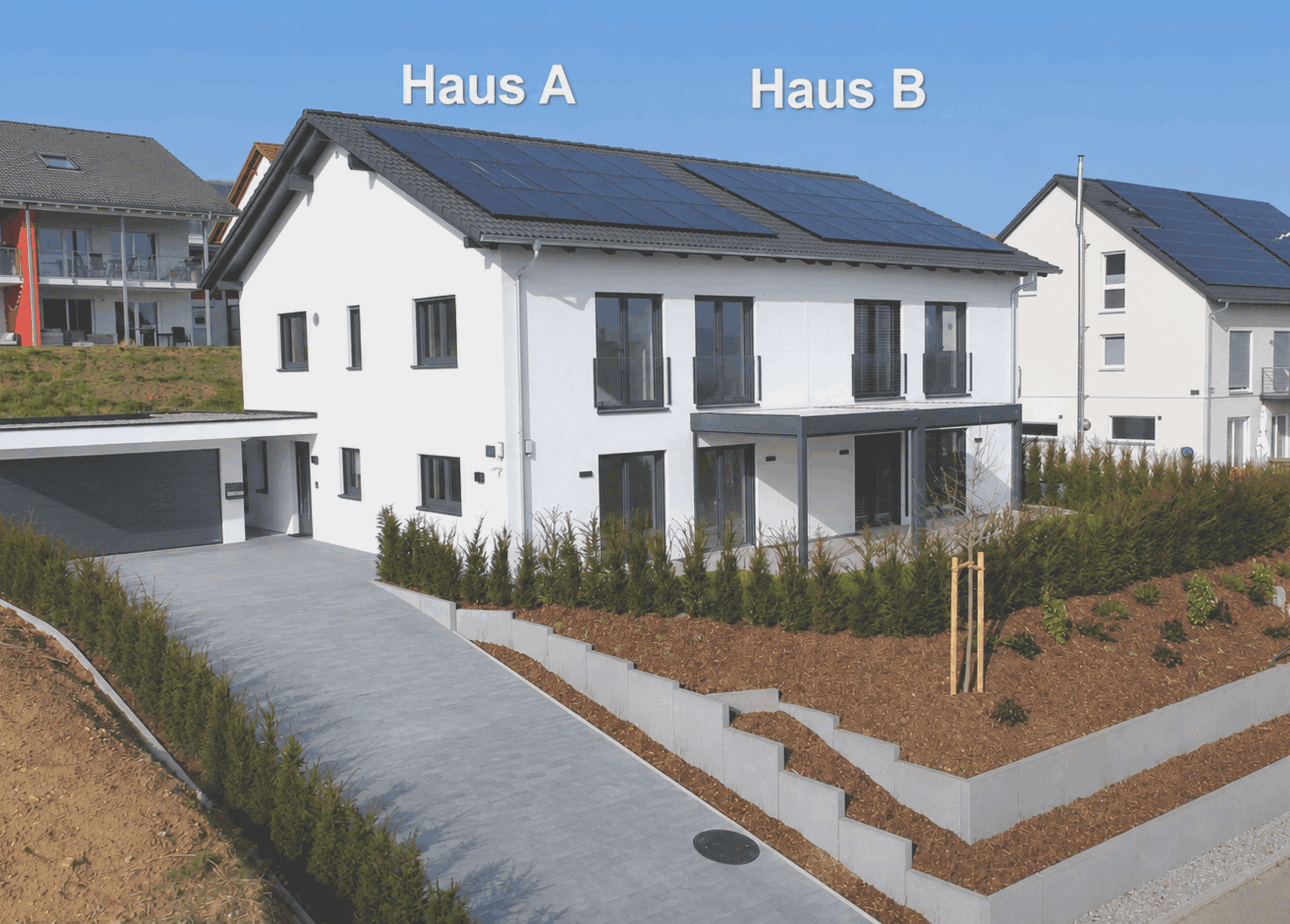 Haus A und Haus B mit Solaranlagen auf dem Dach, Neubau in ruhiger Lage.