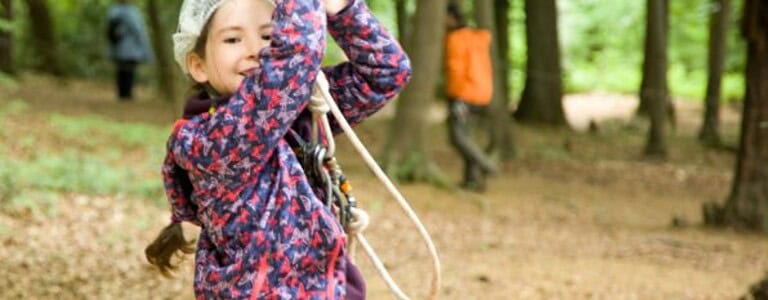 Waldpädagogik Programm "Überleben Begreifen"