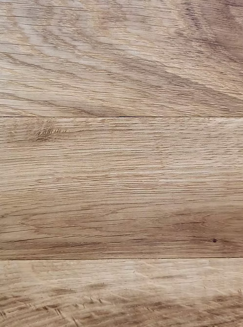 Scottish oak flooring medium colour with defined grain lines