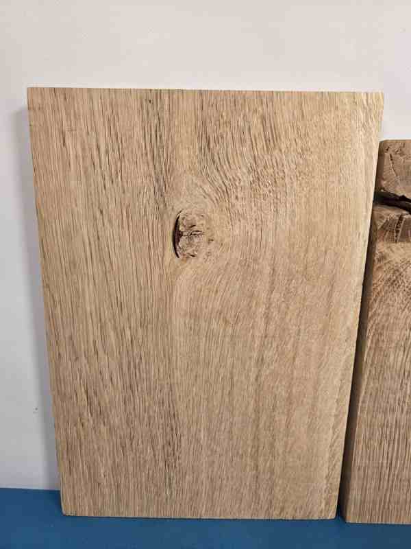 Knot detailed Scottish Oak Offcuts x2