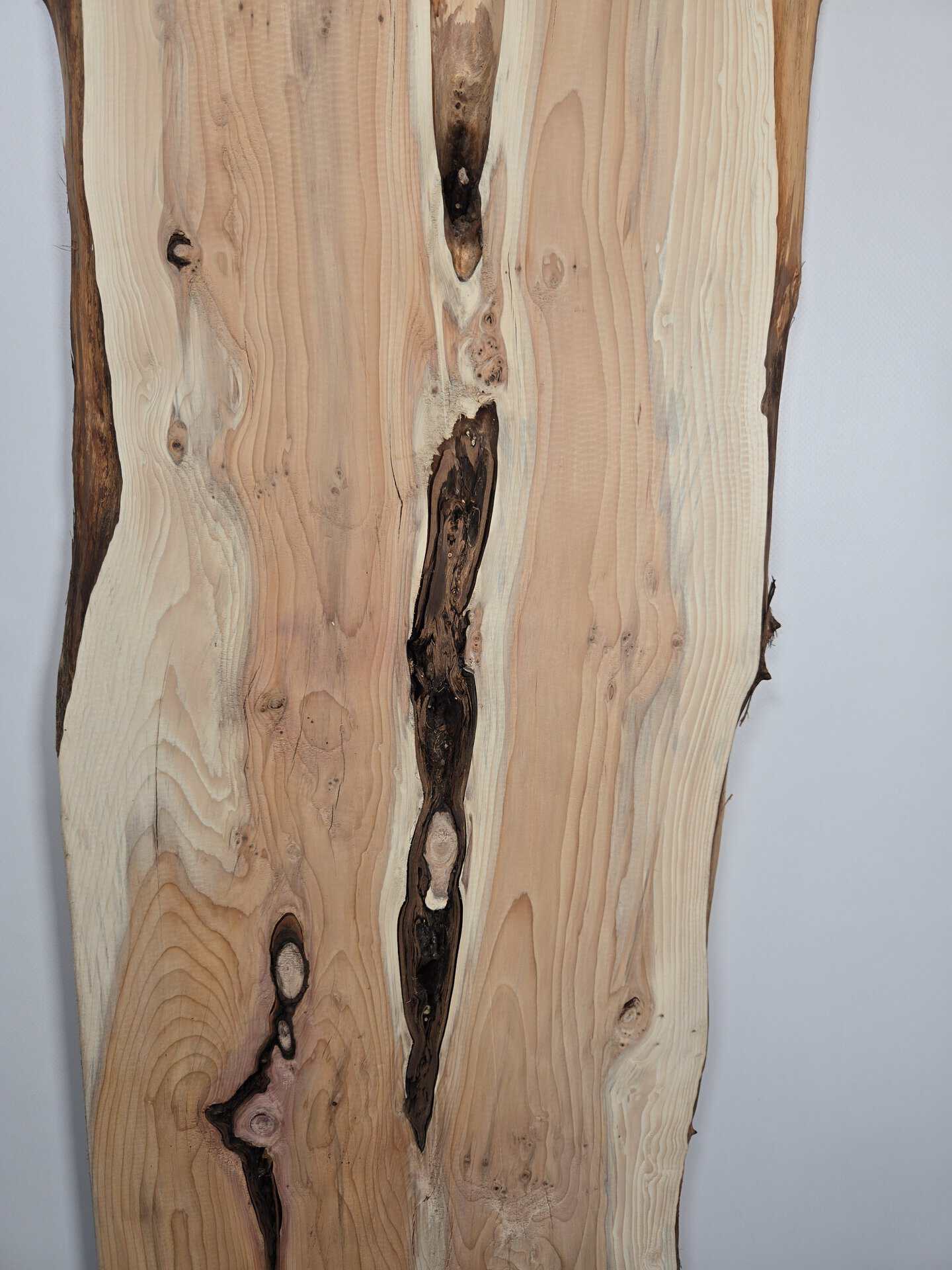 Rustic Yew Board with natural edge - Image 3