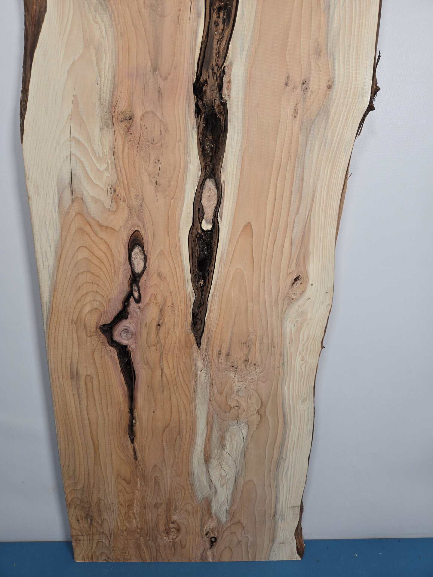 Rustic Yew Board with natural edge - Image 4