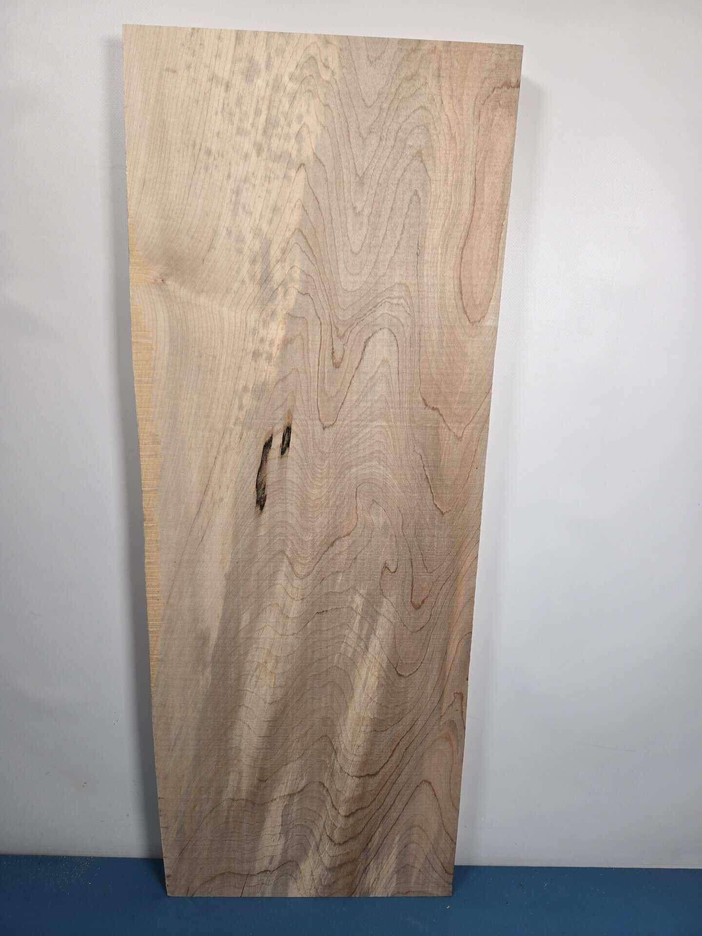 Straight edge Sycamore Offcut - Image 6