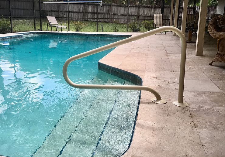 What is DE Powder and How Can it Aid Your Pool’s Sand Filter?