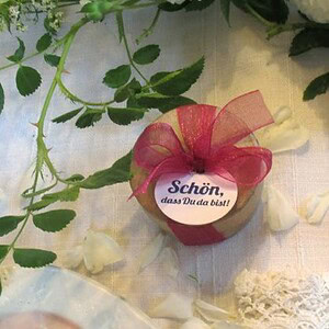 Seedballs kaufen: Überraschungs-Seedball mit Anhänger als kleines Gastgeschenk