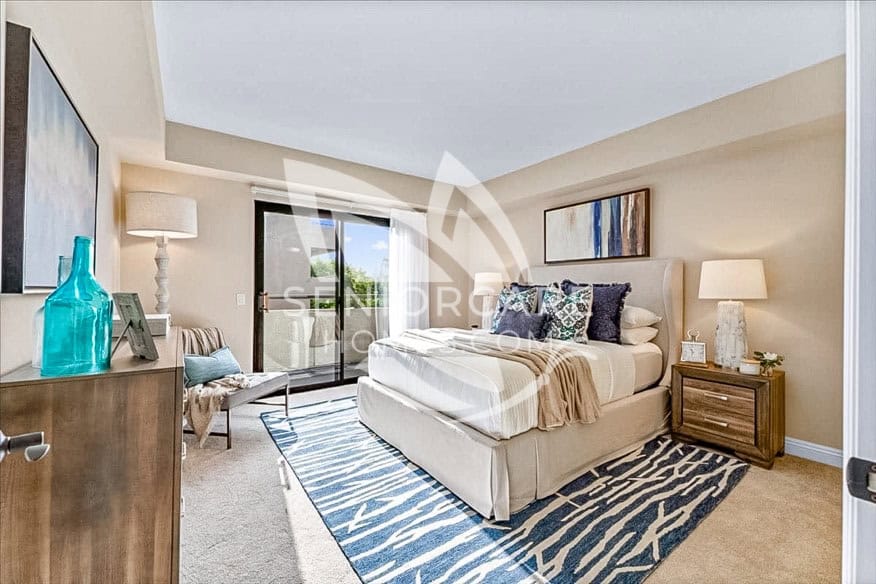 Beautiful, bright and modern private bedroom at Morningside Fullerton