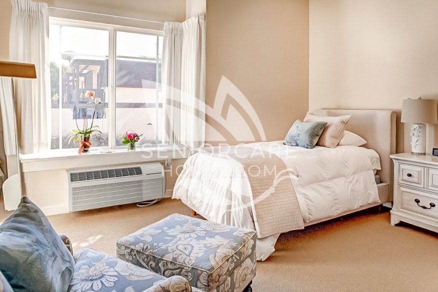 The main photo of Sunrise Senior Living Hermosa Beach