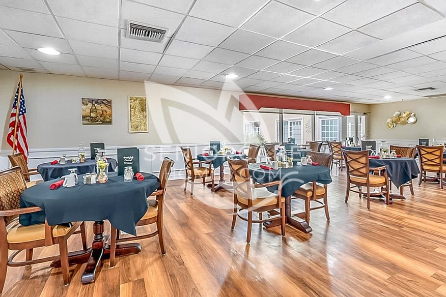 Beautiful, large dining area at Brookdale Central Whittier