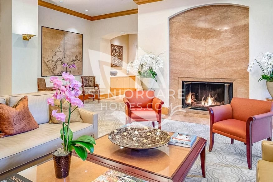 Welcoming, bright lounge area at The Stratford San Mateo