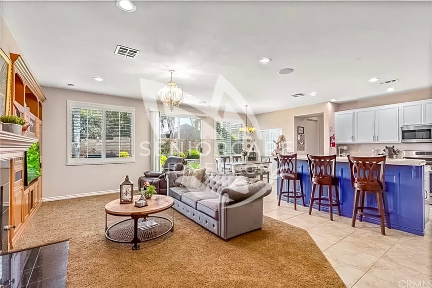 Beautiful, bright living room at Cathy's Cottage