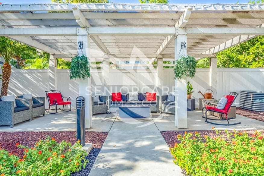 Beautiful, outdoor patio lounge area at Discovery Commons Whittier