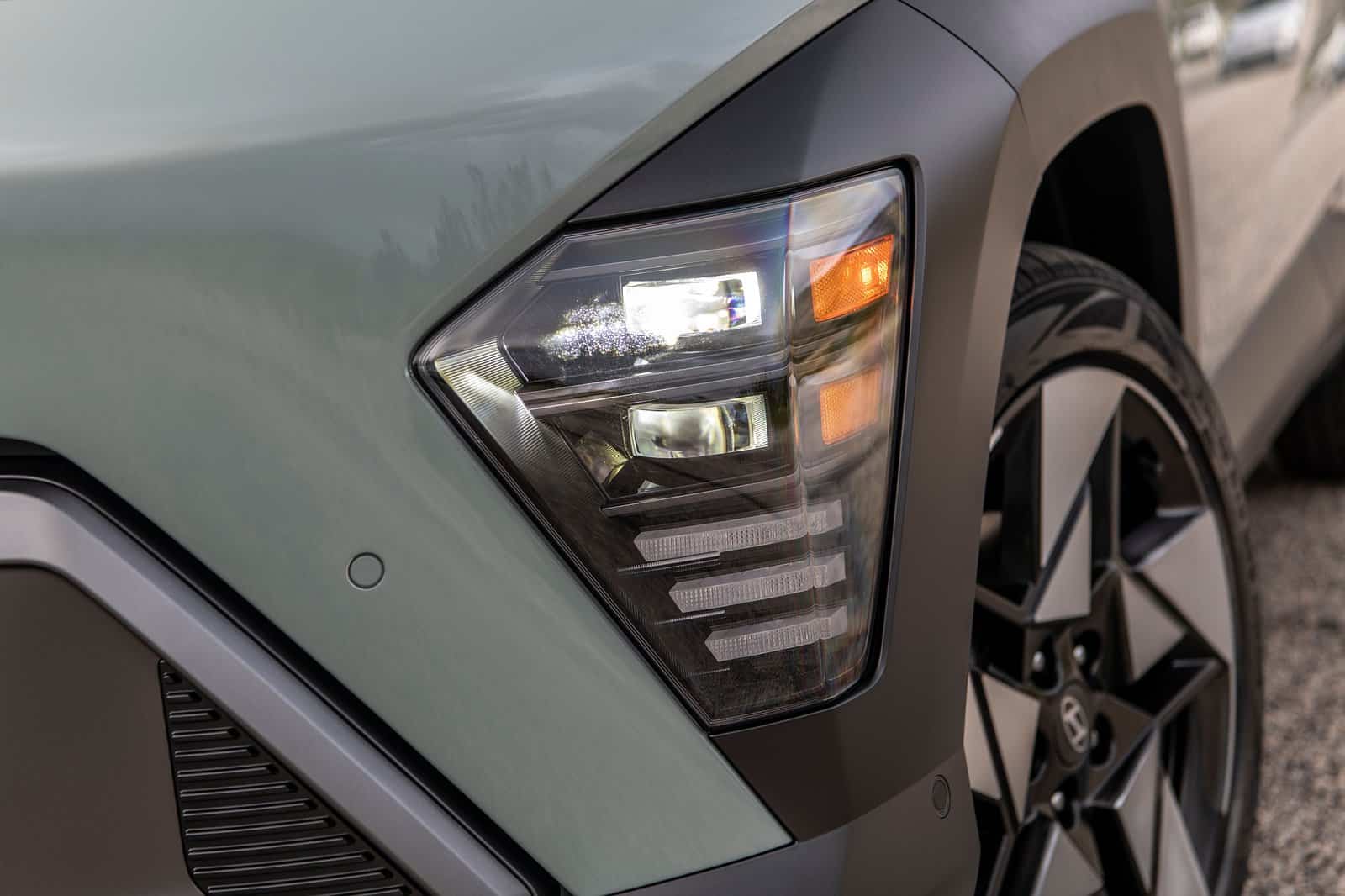 High-quality Hyundai Kona headlamp and fog lamp kit for enhanced visibility and style. Perfect for u.