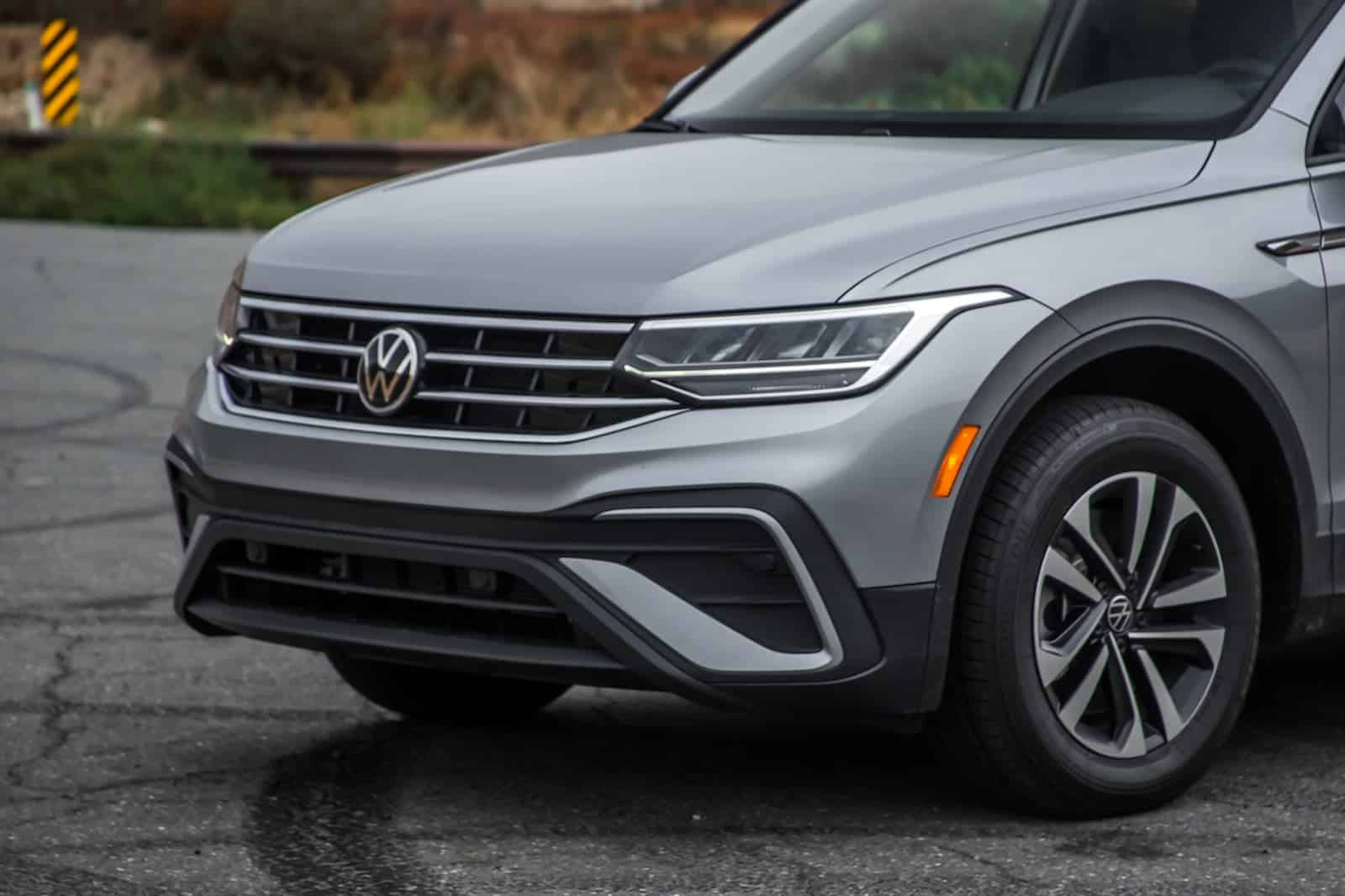 High-quality Volkswagen Tiguan headlamp and fog lamp upgrade kit for enhanced visibility.