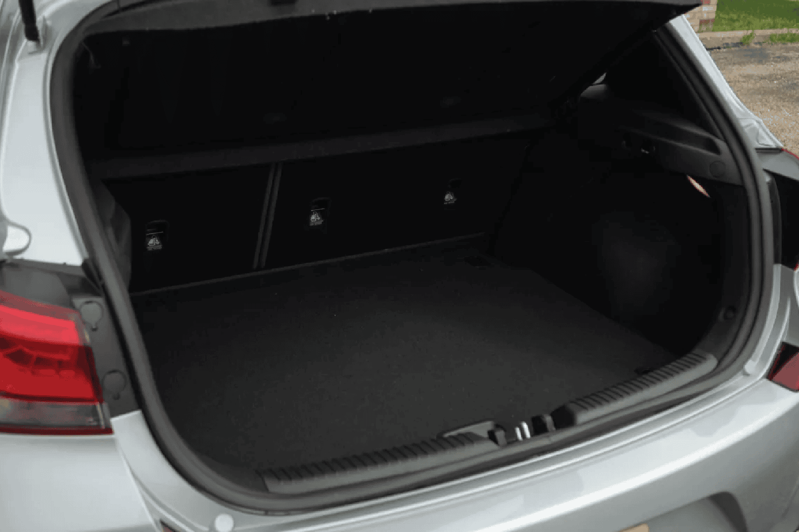 Hyundai Elantra-GT trunk organizer and protection kit for enhanced cargo space.