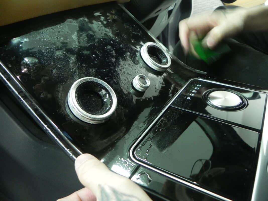 Interior Kit installation on Range Rover Velar - Rikecool Online Shop