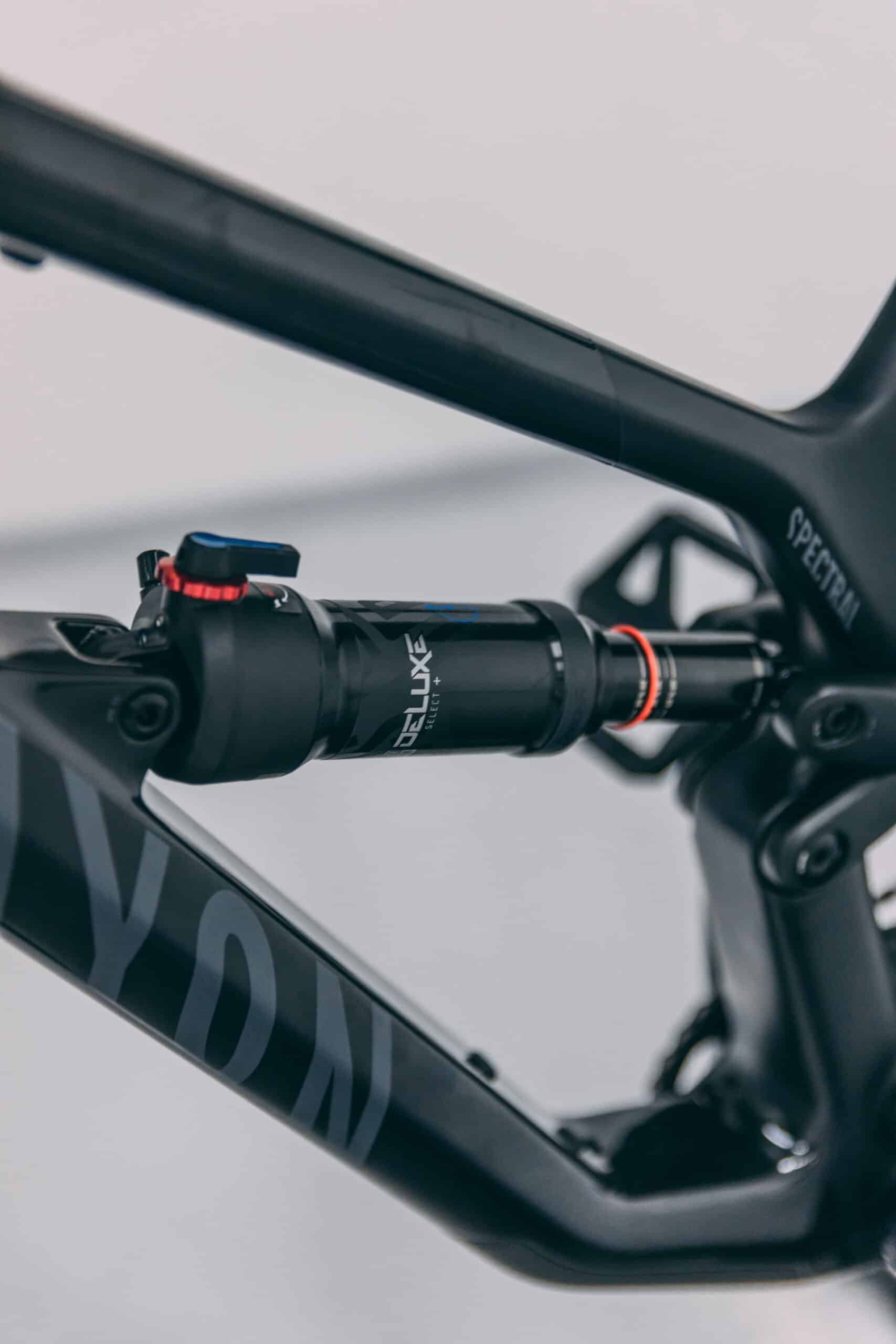 High-quality protection film for Canyon Spectral bike frame. Durable, clear, and easy to install. Ke.
