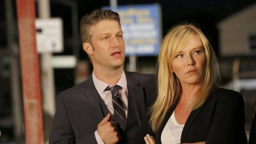 Kelli Giddish and Peter Scanavino in Law & Order: Special Victims Unit (1999) 