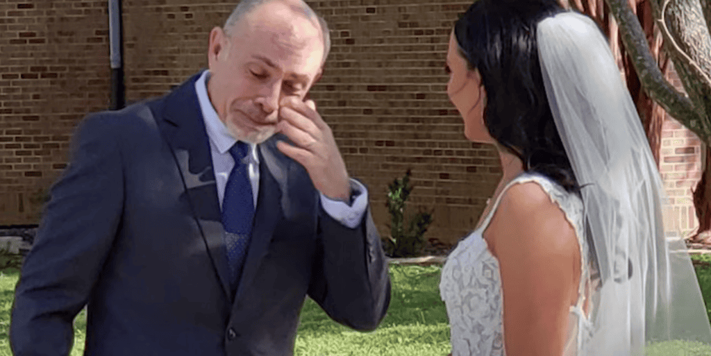 A Dad Walked 30 Miles to Give His Daughter Away at Her Wedding 4 Screenshot 2024 10 03 12.06.51 PM