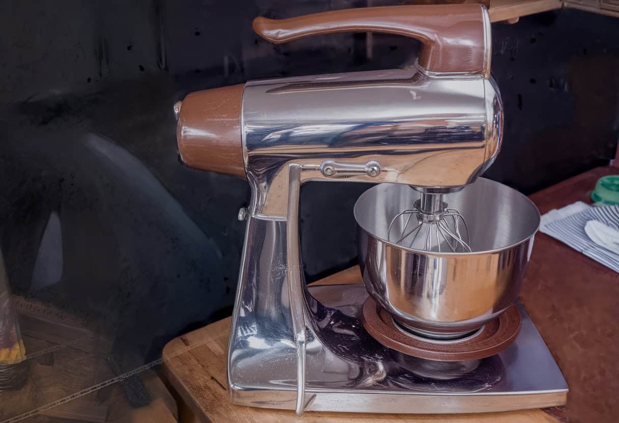 Common 1960s Household Items Worth a Fortune Now 12 60s fortune 2