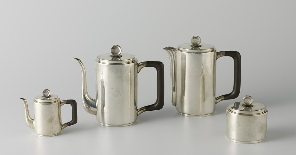 Kitchen Gadgets That Were Staples in Every '60s Home 7 koffiekan 4129bc