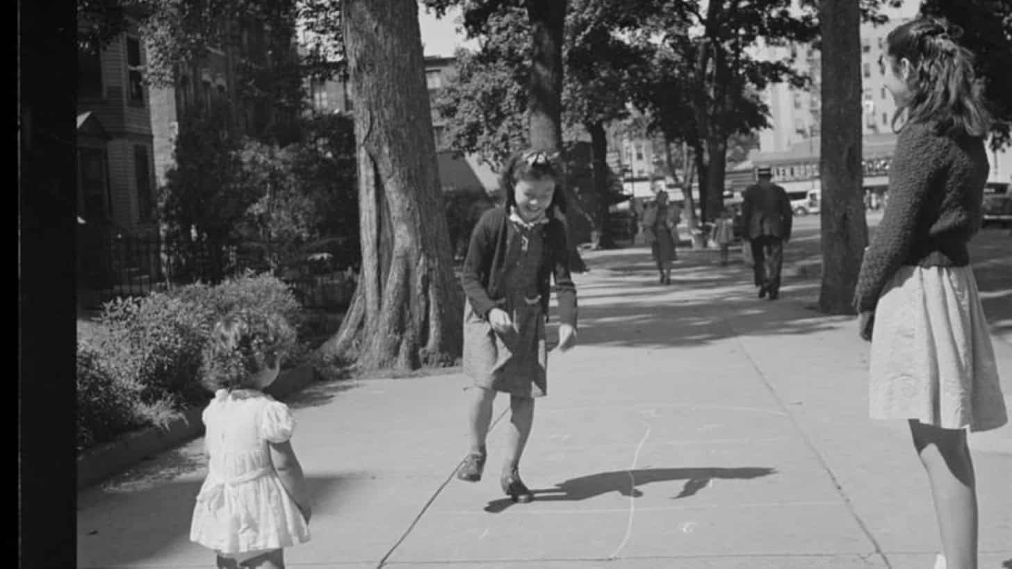 17 Ways We Had Fun Without Spending a Dime 5 kids entertainment before screens 9