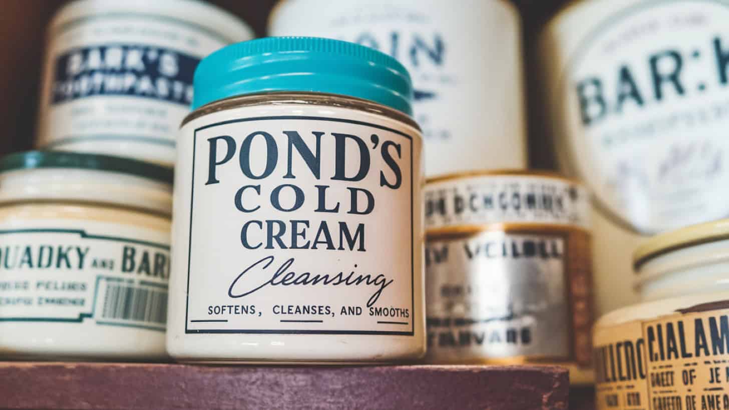 Remember These? 13 Beauty Routines Our Mothers Swore By 3 mothers remember beauty routines 13