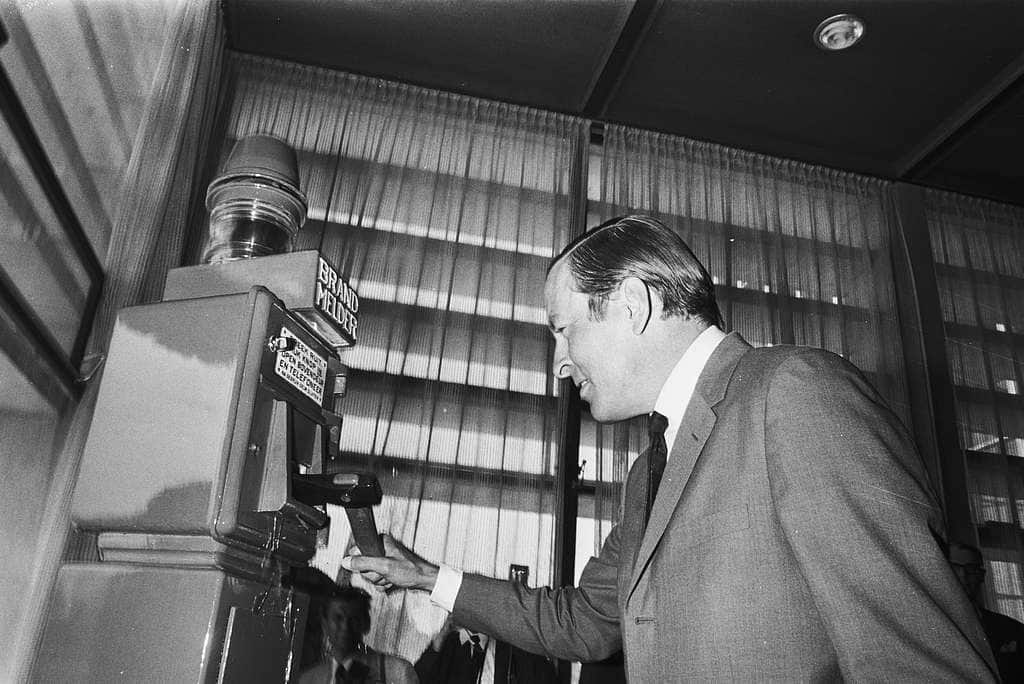 prins claus opent internationale brandweertentoonstelling d9b929