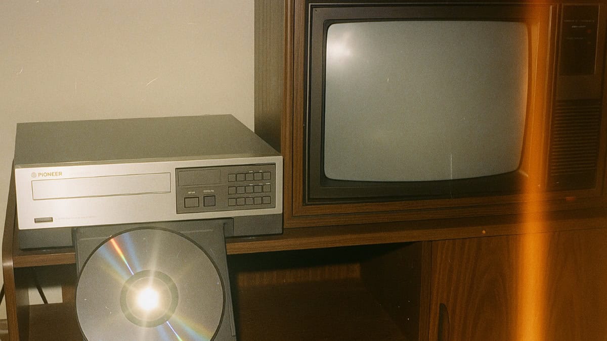 Tech Gadgets That Were Mind-Blowing in the '80s 6 80s mind blowing Tech Gadgets 6