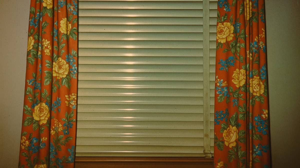 What Every 1950s Living Room Looked Like 11 50s family living room items 7