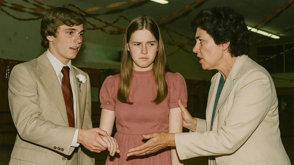 Dating Rules from the 1970s That Sound Criminal Today 14 70s dating rules criminal ofences