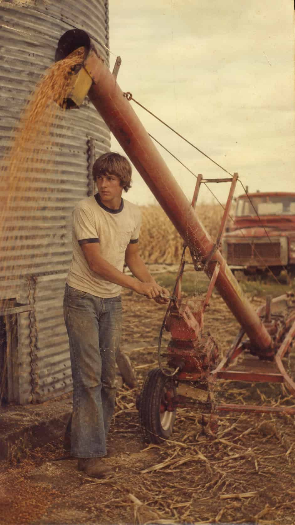 28 Things Every Farm Kid Could Do That City Kids Can't Imagine 26 Using a Grain Elevator and Auger