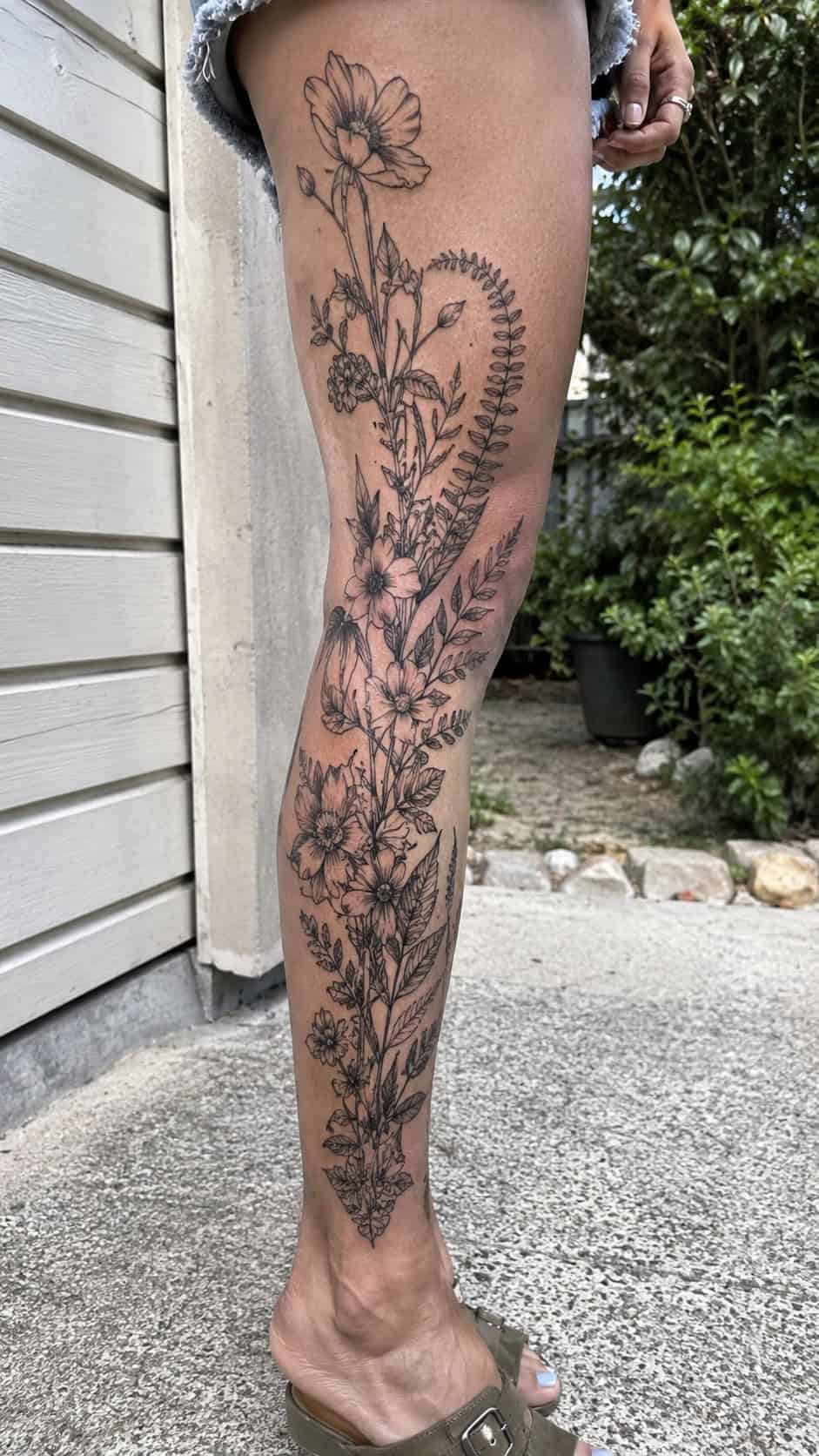32 Gorgeous Female Leg Sleeve Tattoos 49 Blackwork Botanical Garden