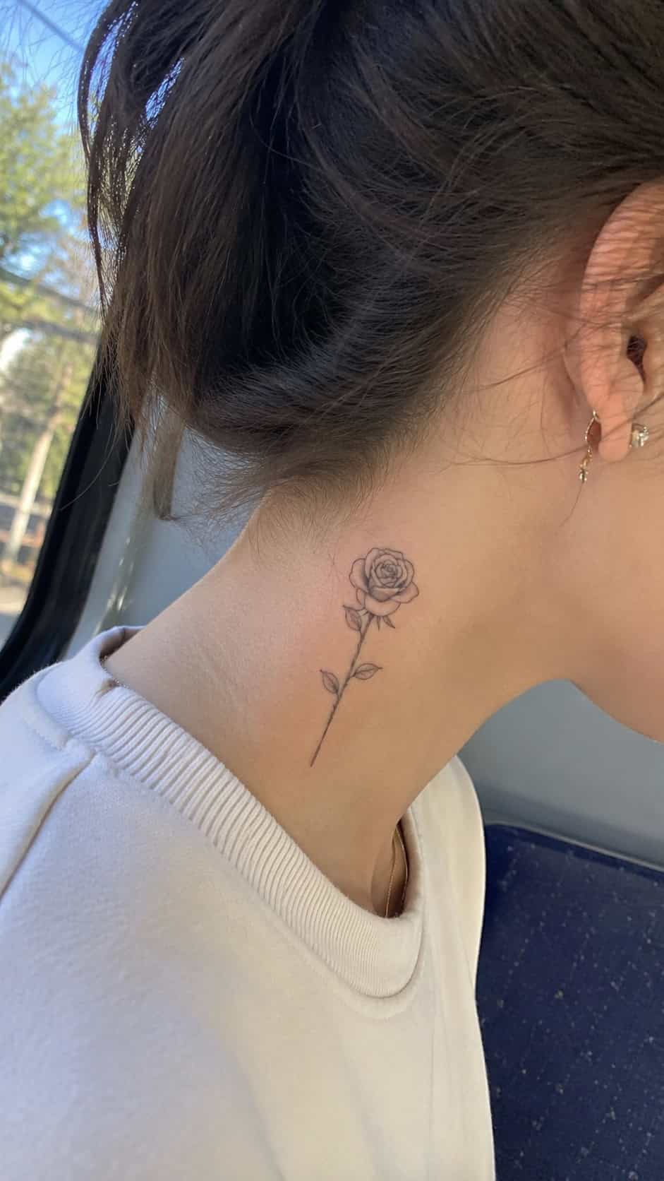 Fine-Line Single Rose