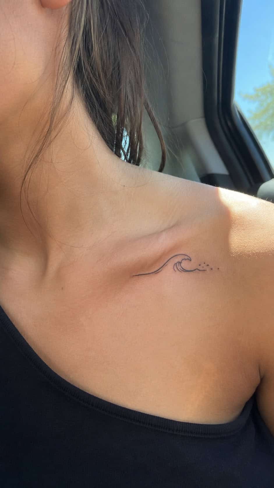 Collarbone Ocean Wave