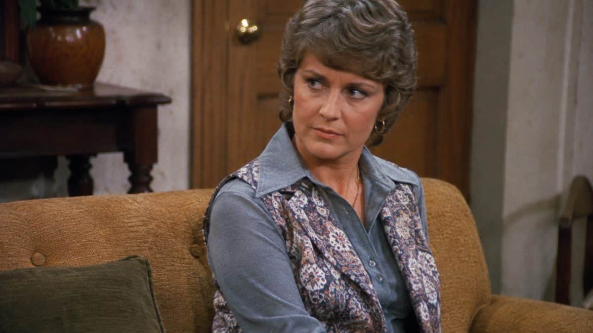 18 Classic TV Theme Songs from the '70s Still Stuck in Your Head 15 Authentic Maude TV show still