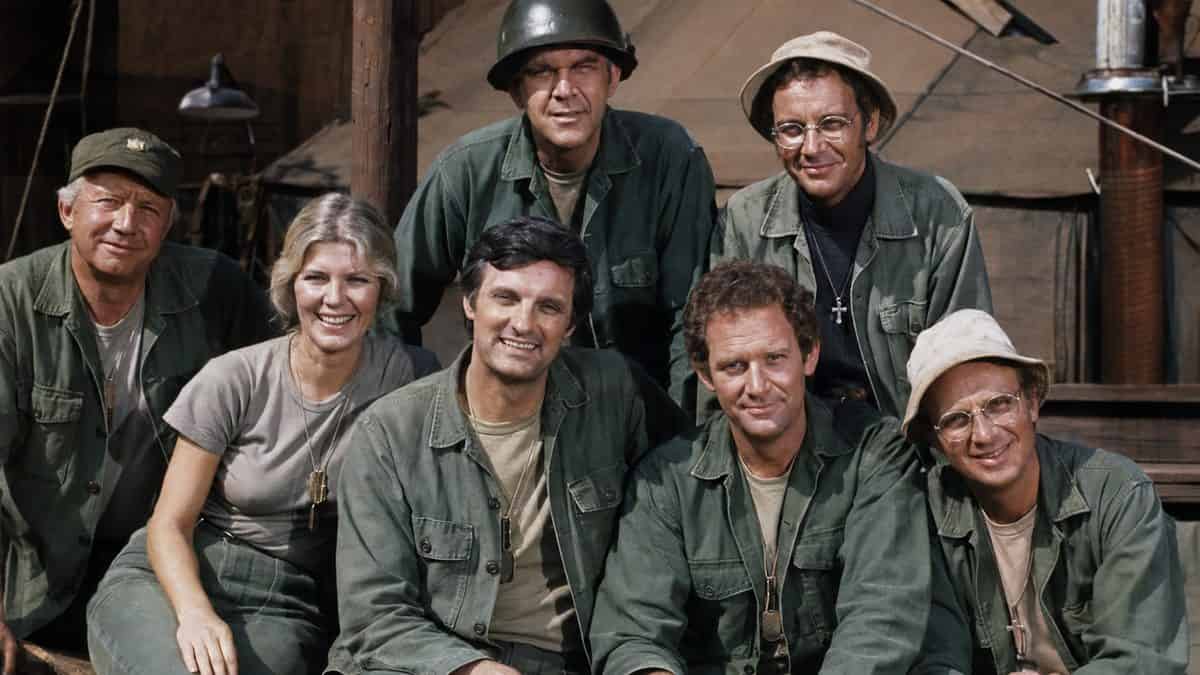 18 Classic TV Theme Songs from the '70s Still Stuck in Your Head 6 Authentic historical still from the TV show MASH featuring the main cast