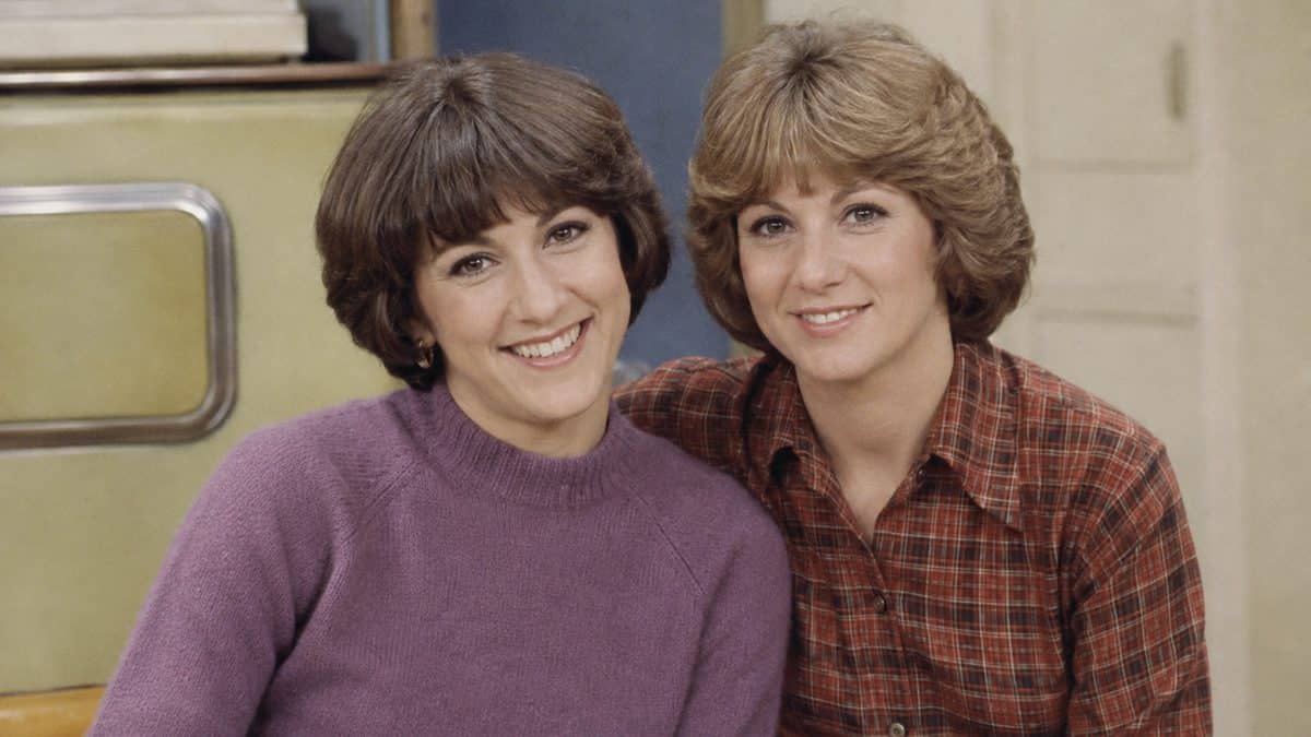 18 Classic TV Theme Songs from the '70s Still Stuck in Your Head 9 The cast of Laverne & Shirley