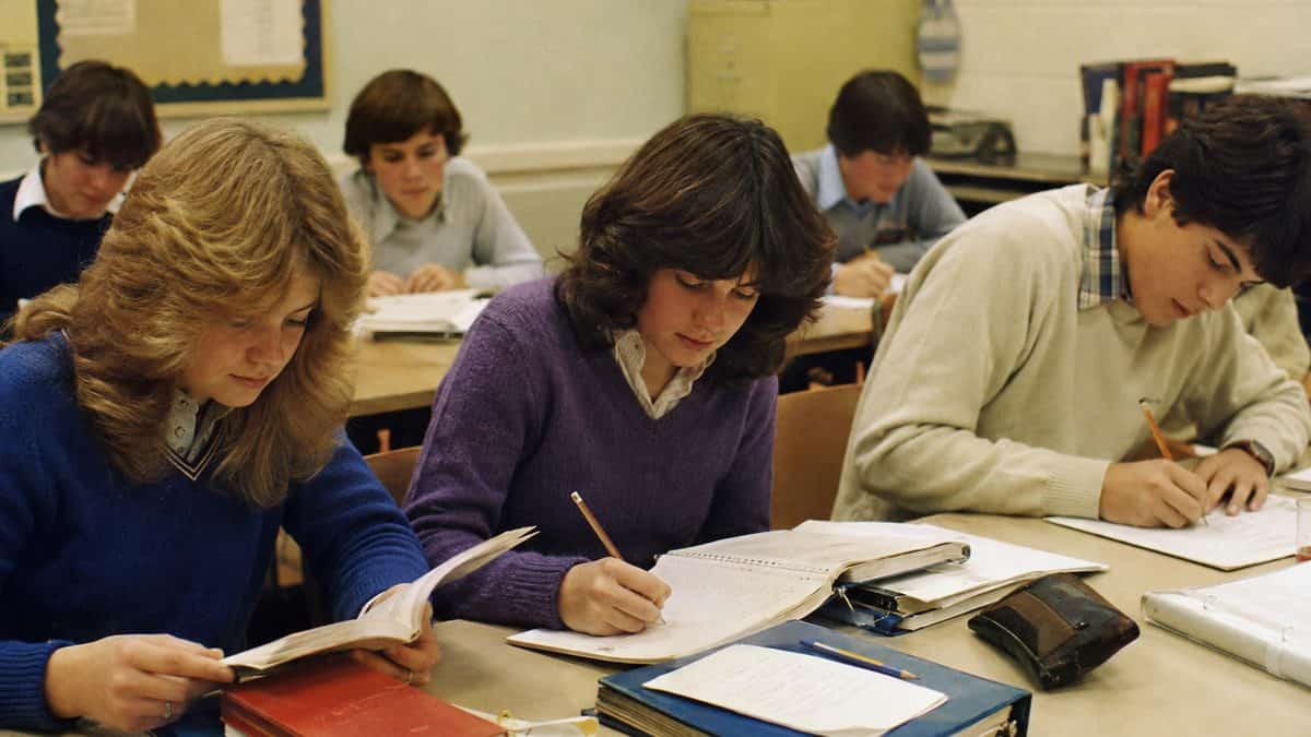 12 Required High School Classes That Disappeared 12 Students reading or writing