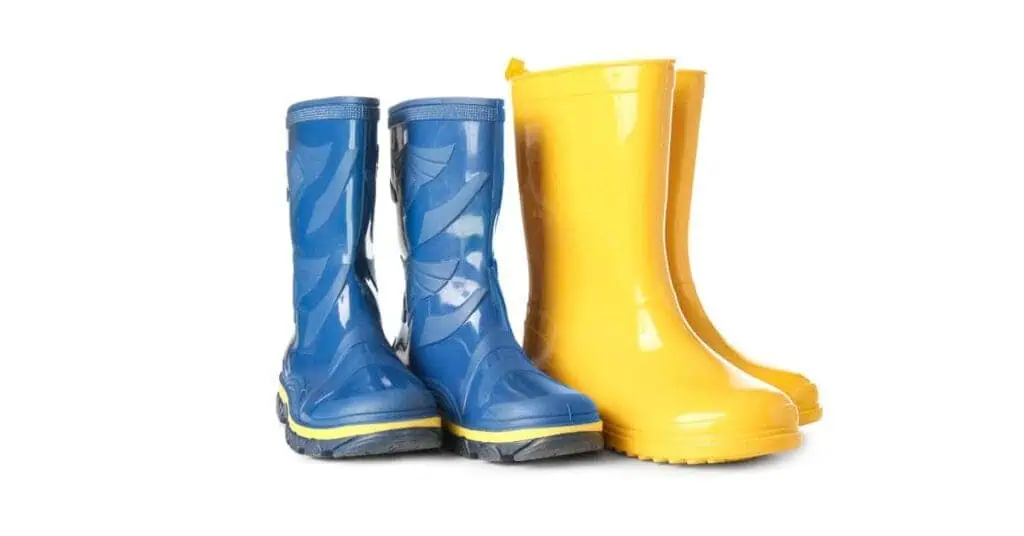 10 Stylish Boots For College Girls To Rock on Campus This Semester, rain boots