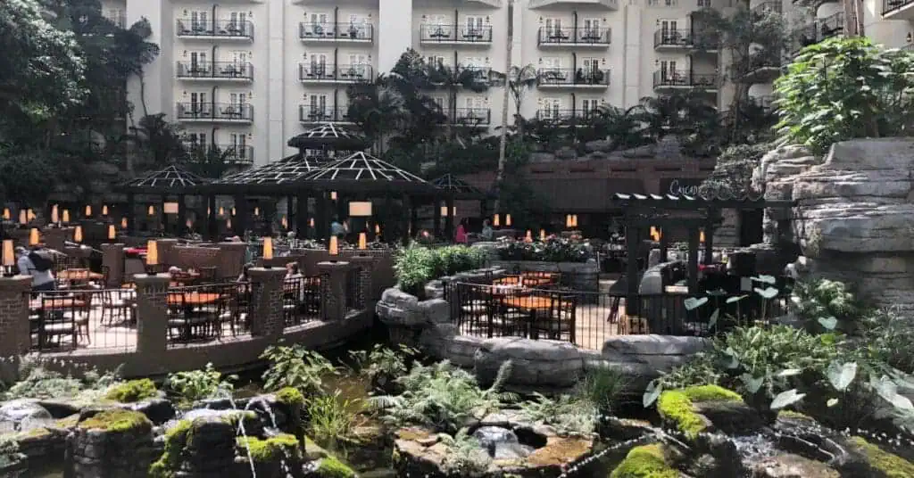 Bachelorette Party in Nashville: 8 Wild Honky Tonkin' Ideas, Where to stay, Gaylord Opryland