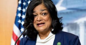 Democrat Pramila Jayapal Demands Trump ‘Apologize’ for ICE ‘Kidnapping’ Illegal Aliens