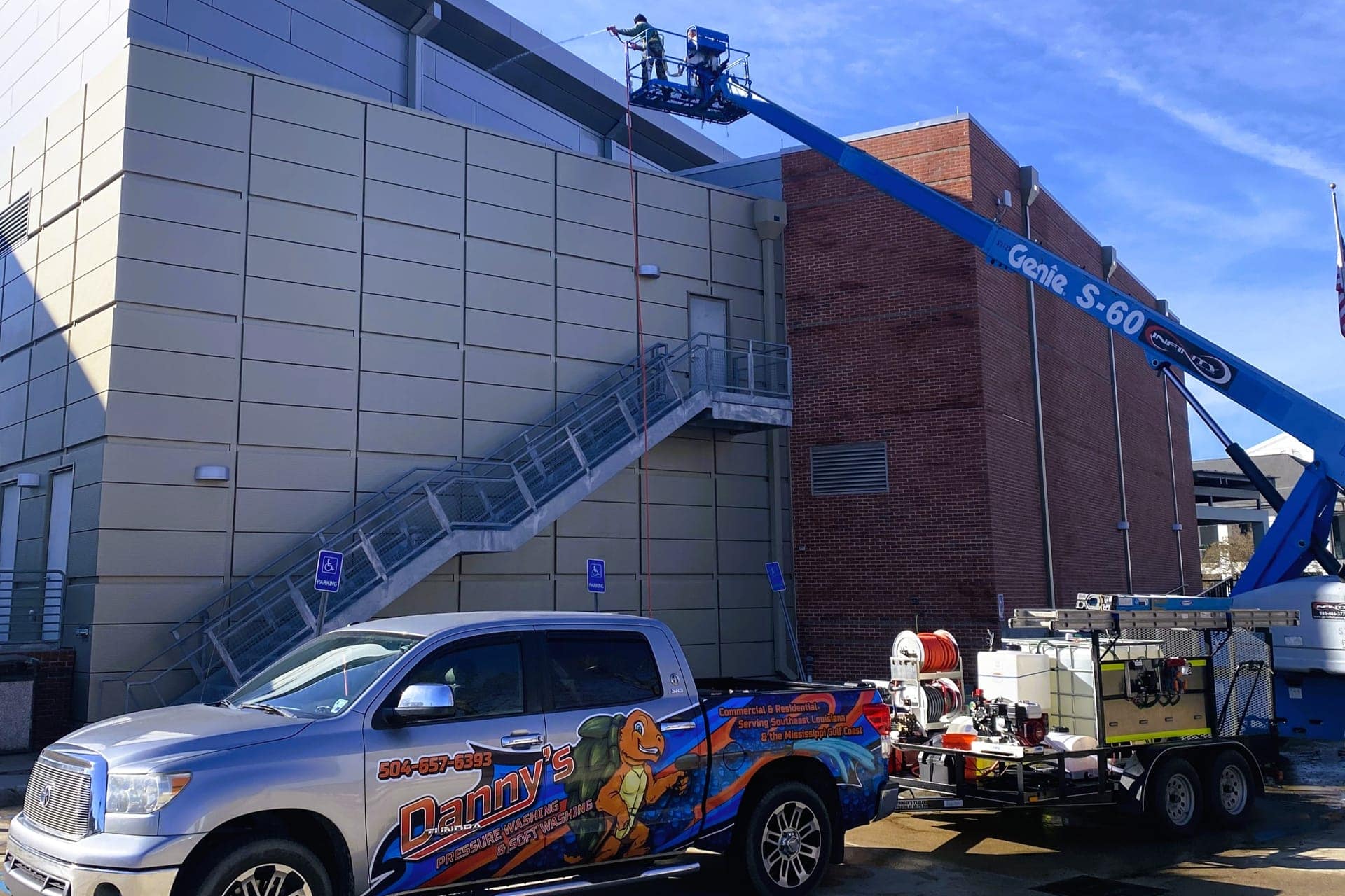 commercial pressure washing service in olde town slidell la