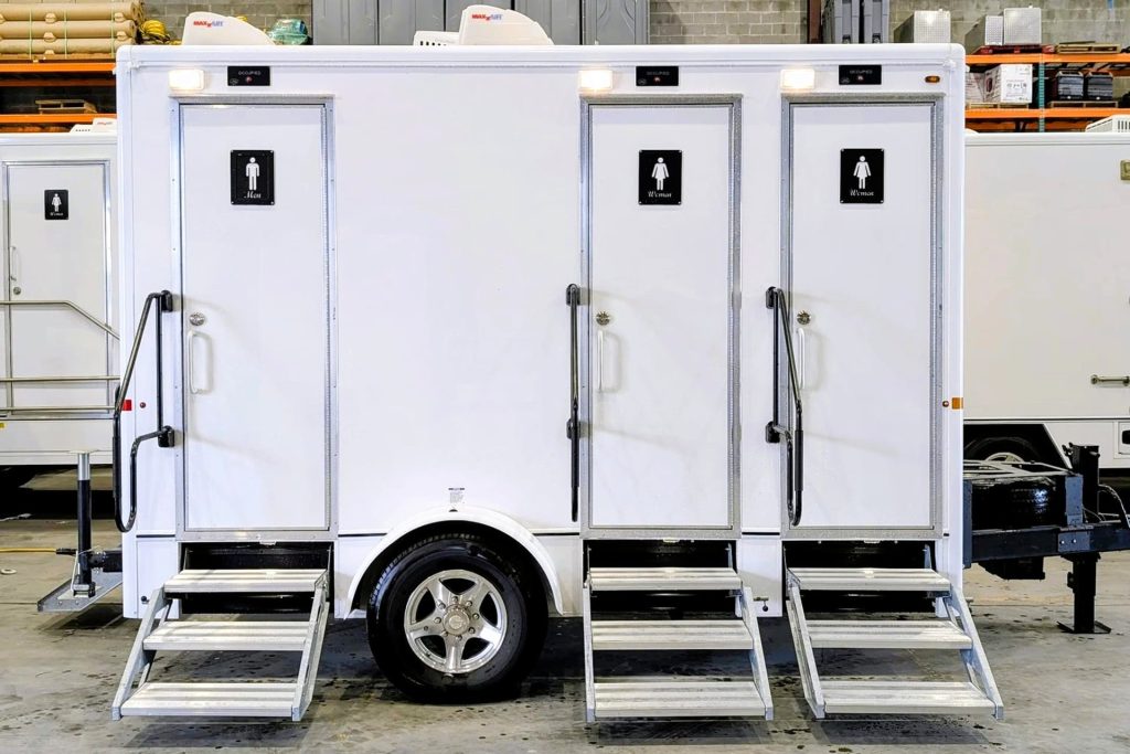 luxury portable bathrooms