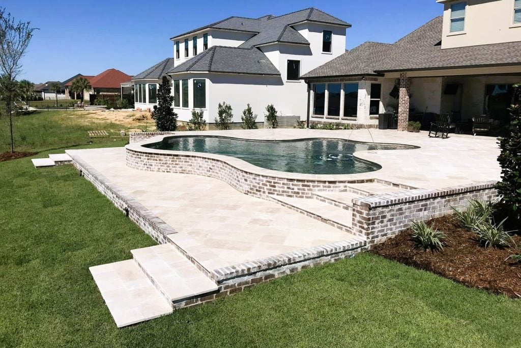 custom backyard swimming pool